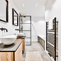 © user24121185 | freepik.com | Stilvolles Badezimmer mit ovalem Waschbecken und Spiegel